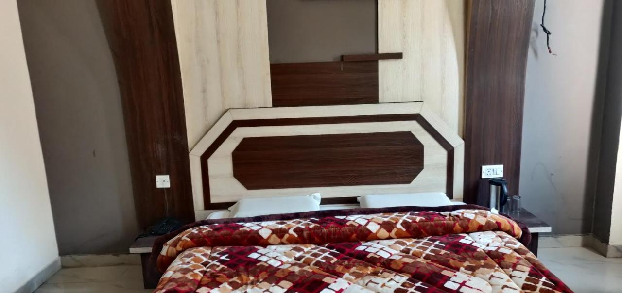 Hotel Shakuntala 카트라 외부 사진