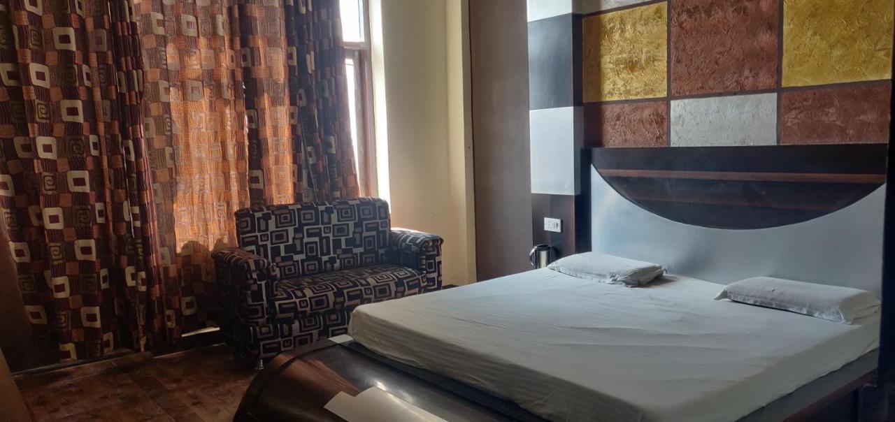Hotel Shakuntala 카트라 외부 사진