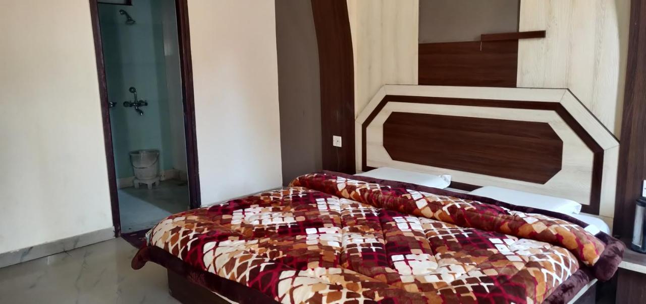 Hotel Shakuntala 카트라 외부 사진