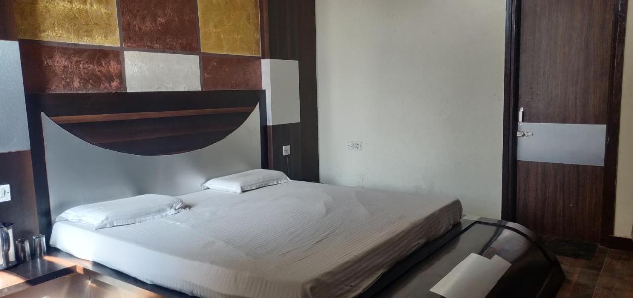 Hotel Shakuntala 카트라 외부 사진