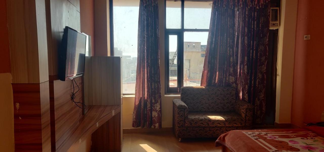 Hotel Shakuntala 카트라 외부 사진